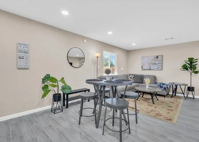 Modern Location-10 Mins From U Of A Tucson