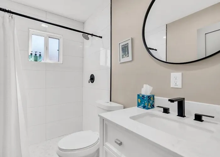 Modern Location-10 Mins From U Of A