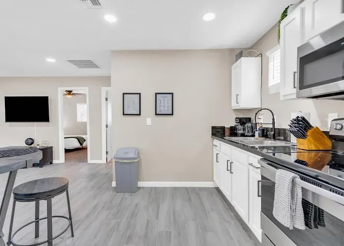 Modern Location-10 Mins From U Of A Tucson